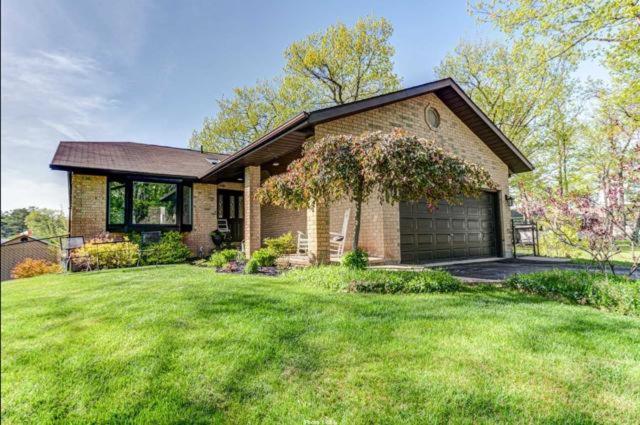 Wasaga Beach Cottage エクステリア 写真