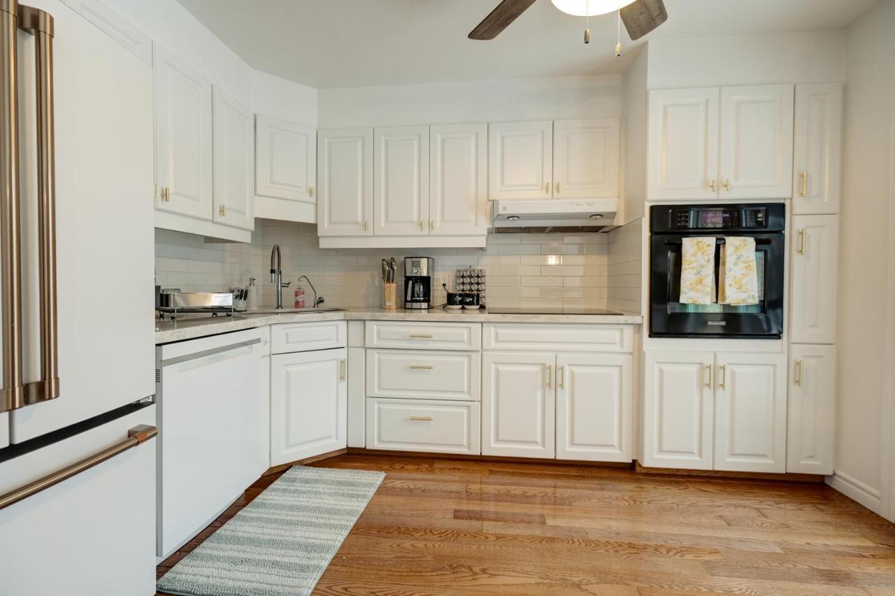 Wasaga Beach Cottage エクステリア 写真