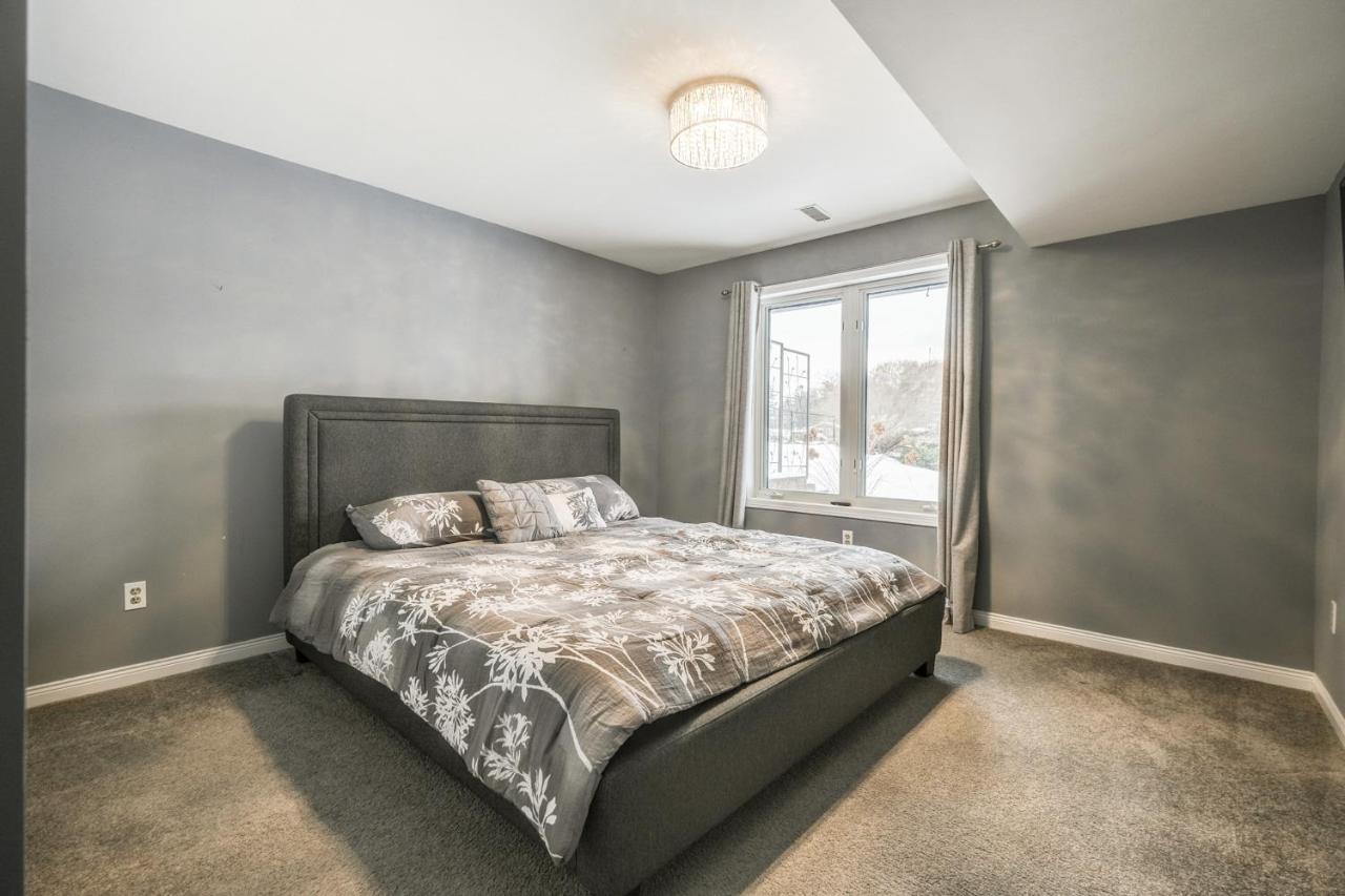 Wasaga Beach Cottage エクステリア 写真