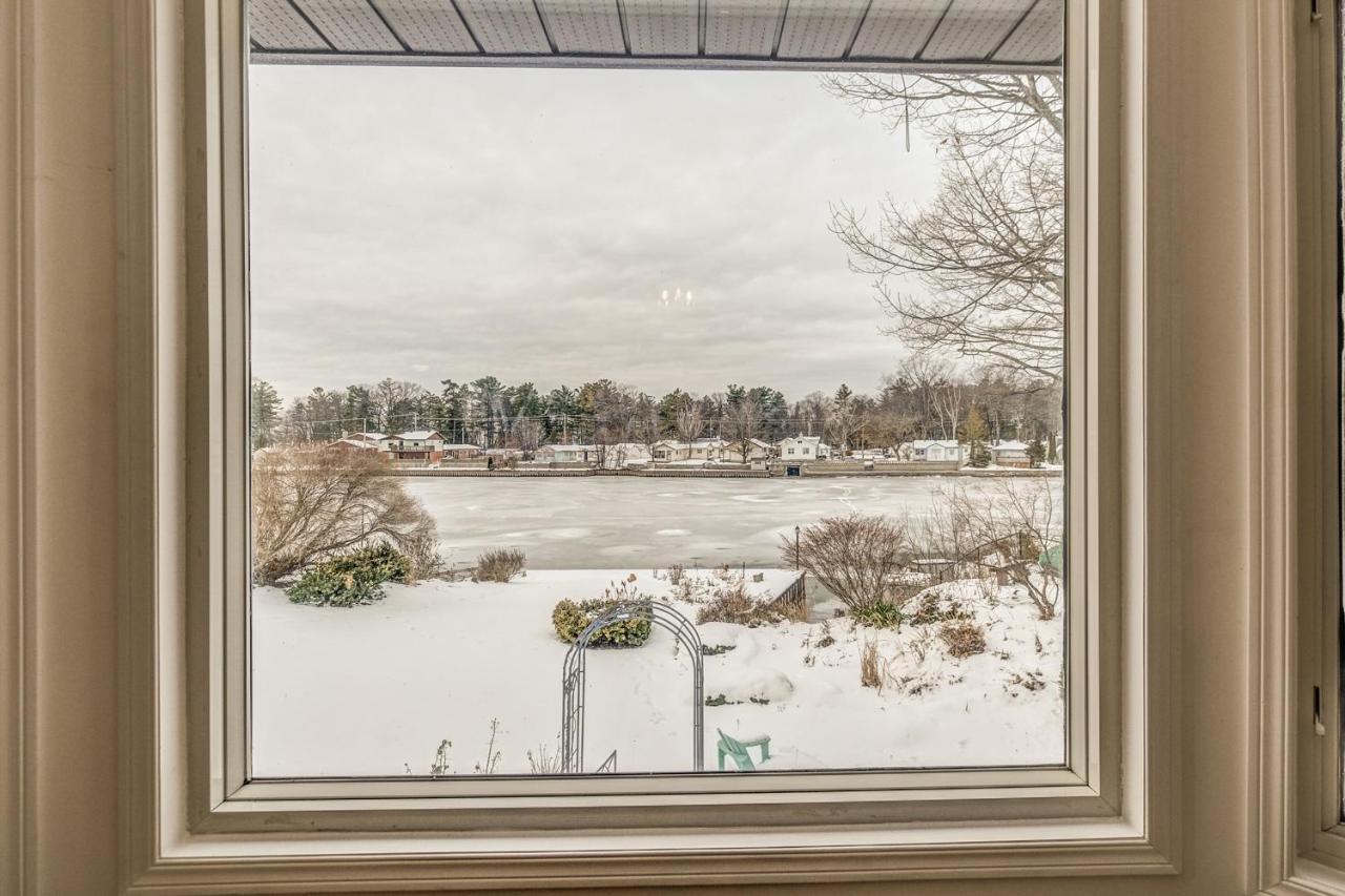 Wasaga Beach Cottage エクステリア 写真