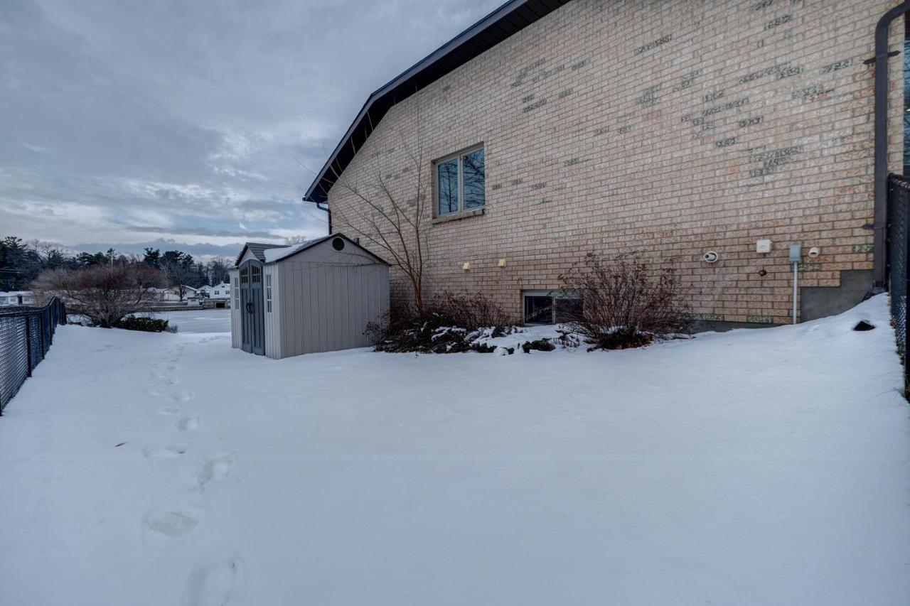 Wasaga Beach Cottage エクステリア 写真