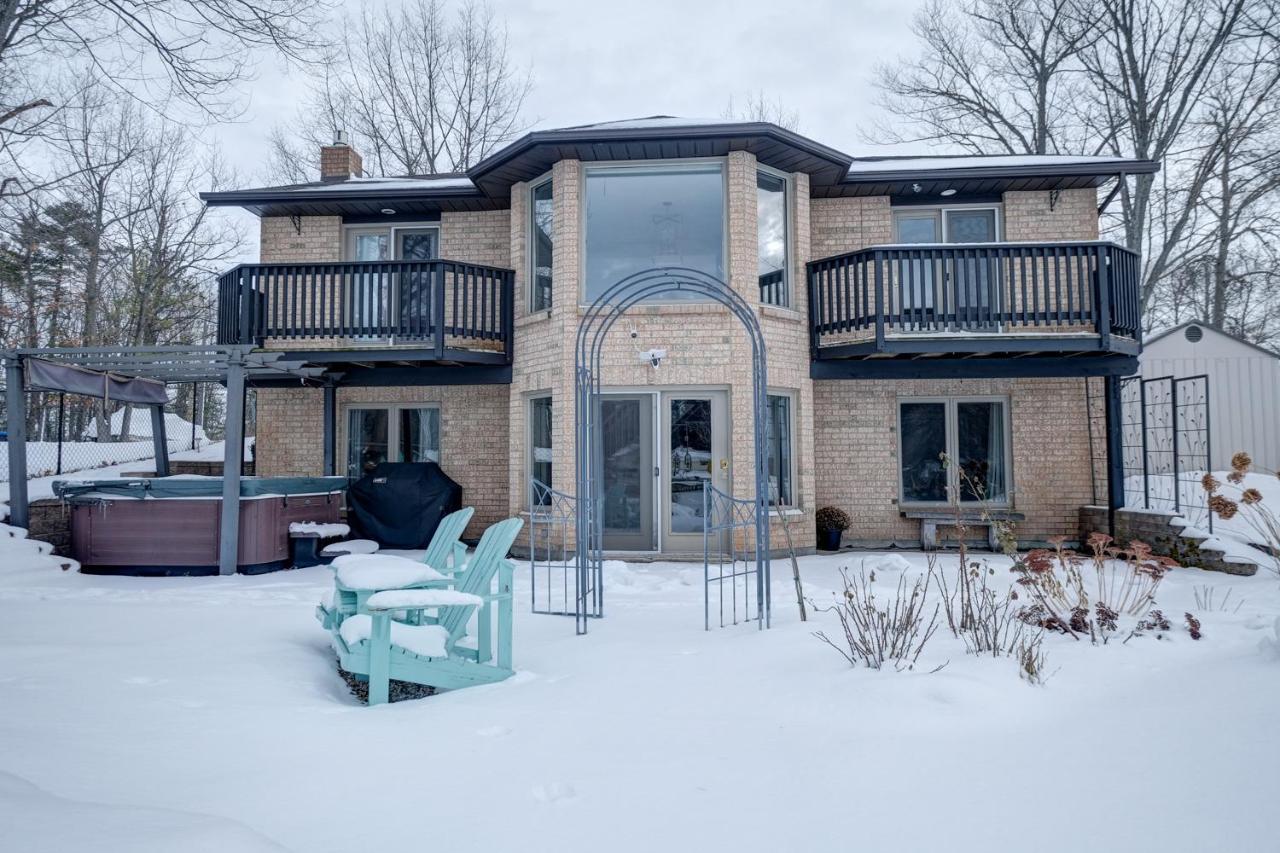 Wasaga Beach Cottage エクステリア 写真