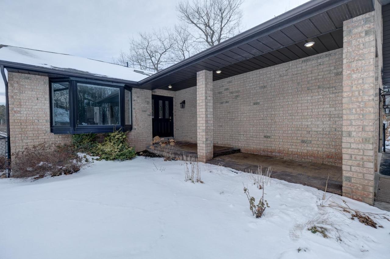 Wasaga Beach Cottage エクステリア 写真