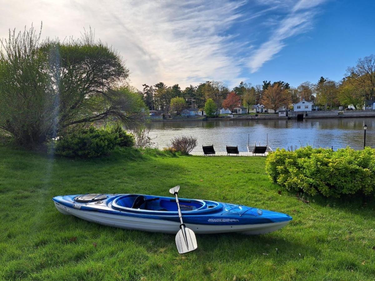 Wasaga Beach Cottage エクステリア 写真